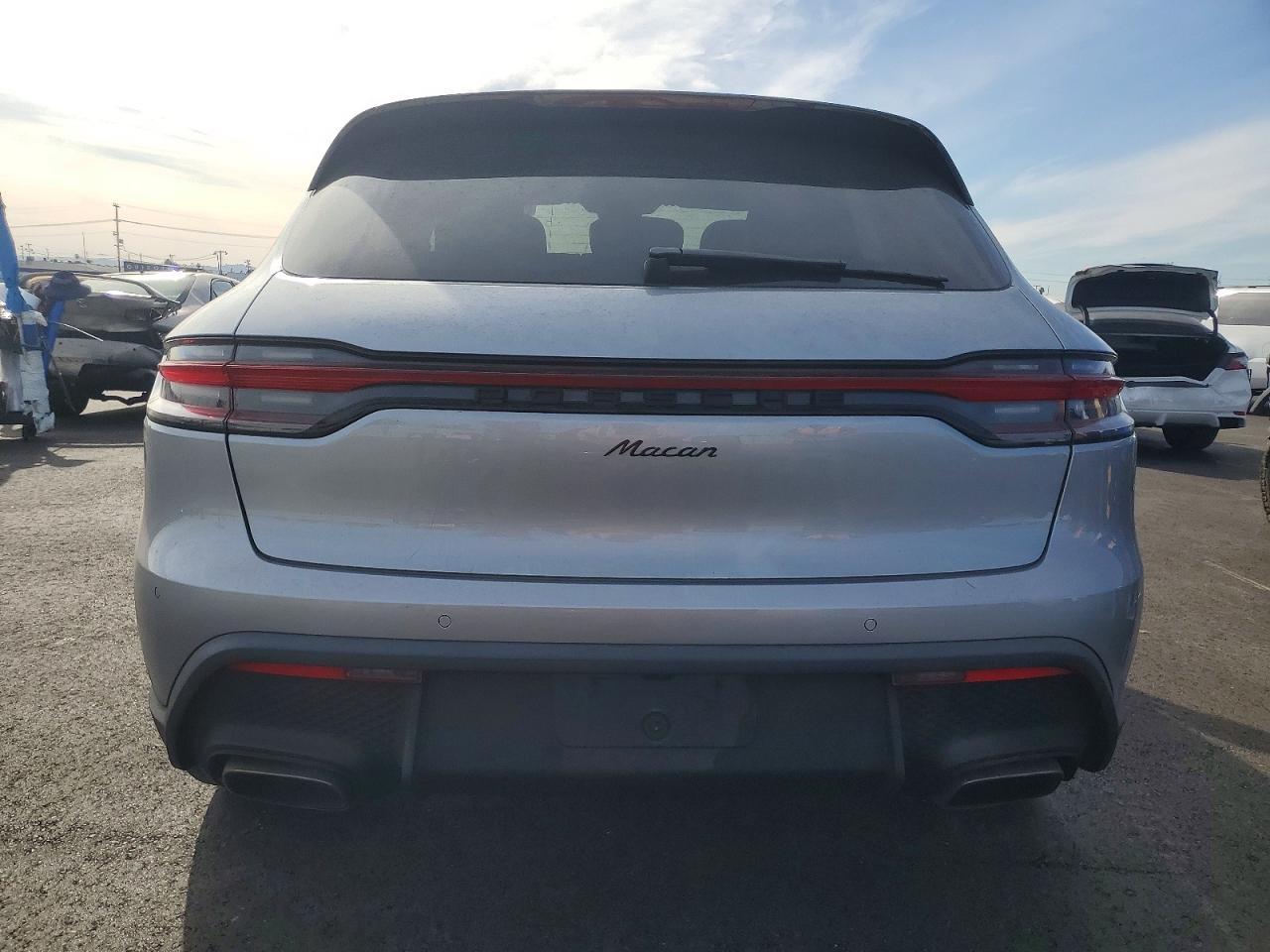 2022 PORSCHE Macan