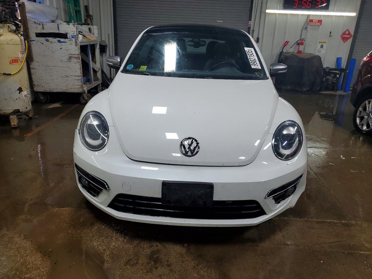 2014 VOLKSWAGEN Beetle