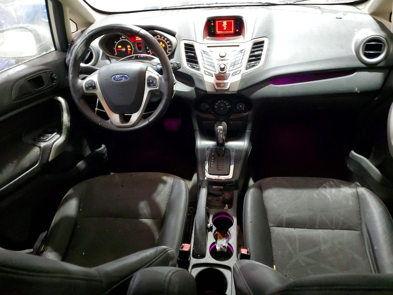2013 FORD Fiesta