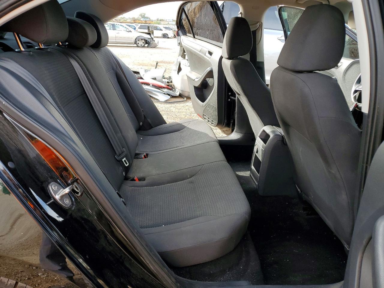 2016 VOLKSWAGEN JETTA