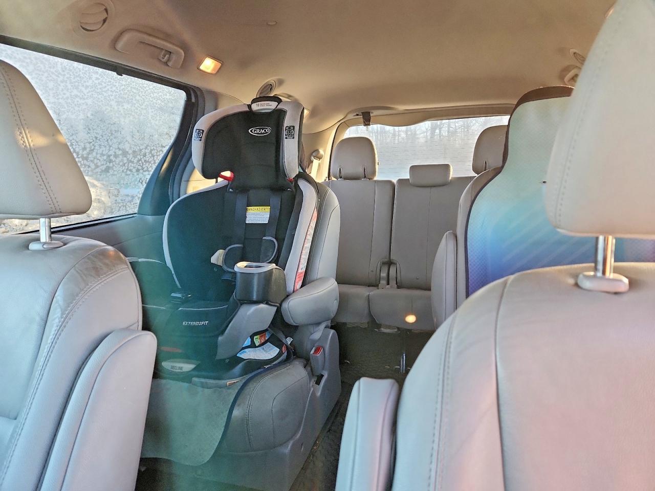 2017 TOYOTA SIENNA