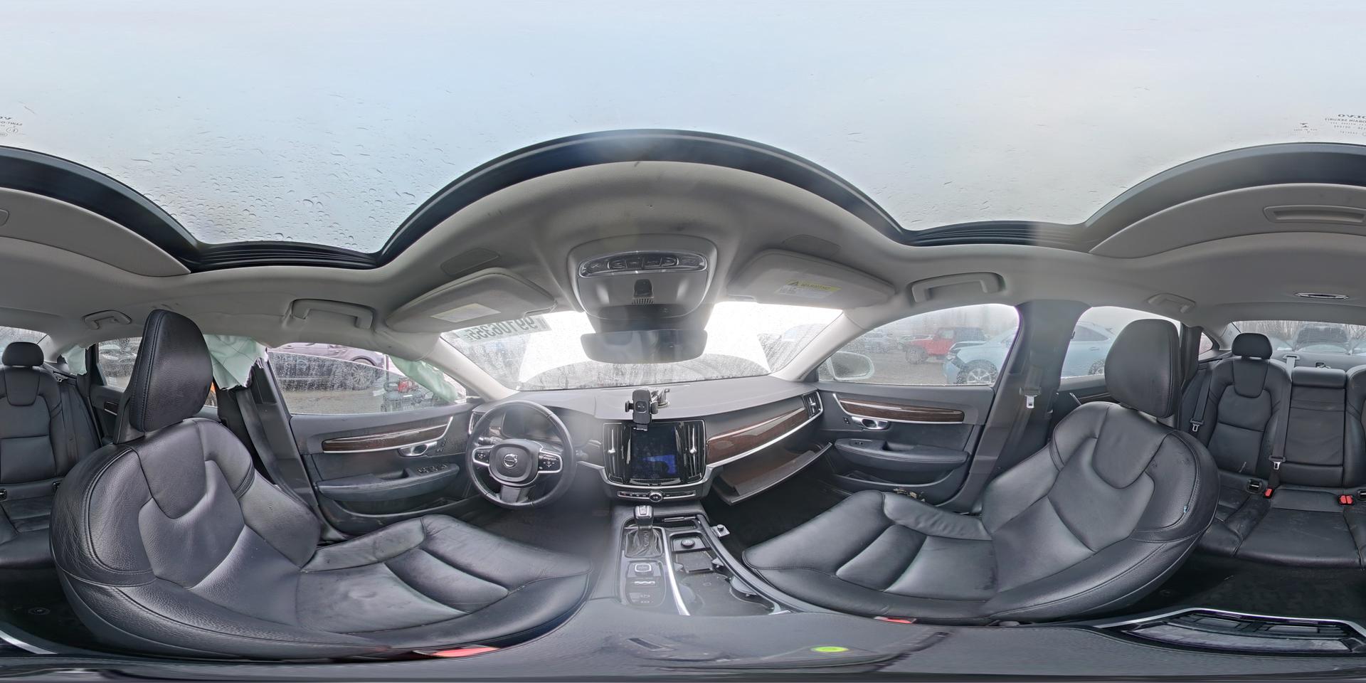 2017 VOLVO S90