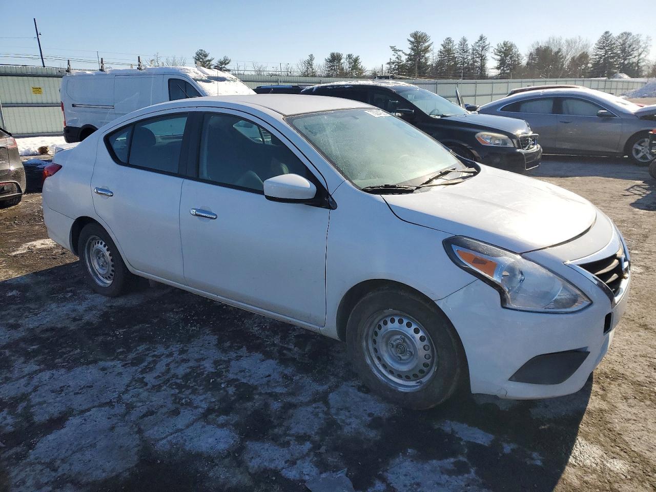 2017 NISSAN VERSA