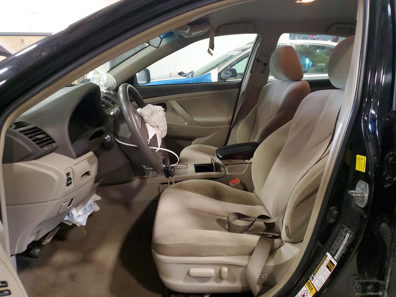 2011 TOYOTA CAMRY