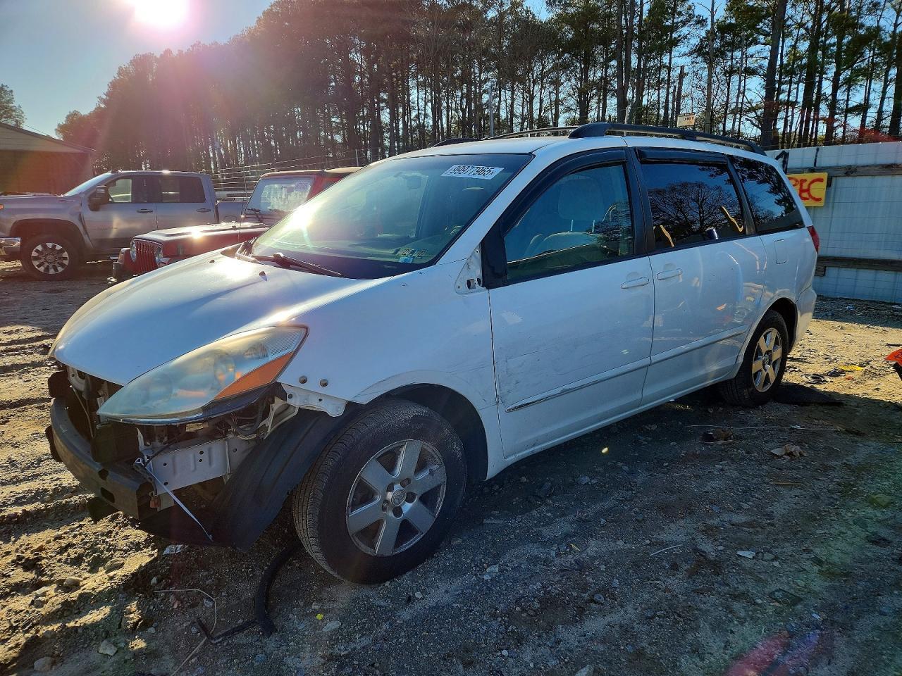 2009 TOYOTA SIENNA