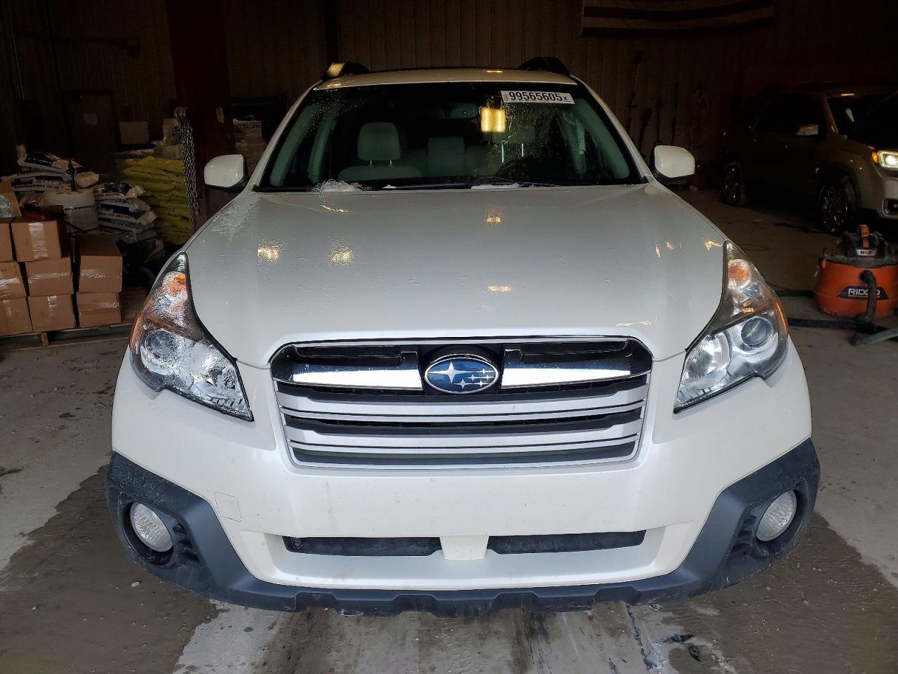 2014 SUBARU Outback