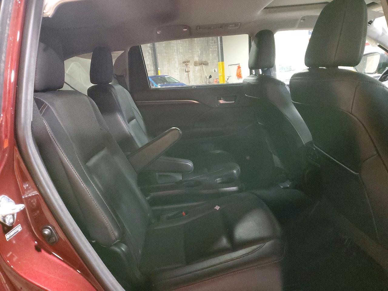 2014 TOYOTA HIGHLANDER