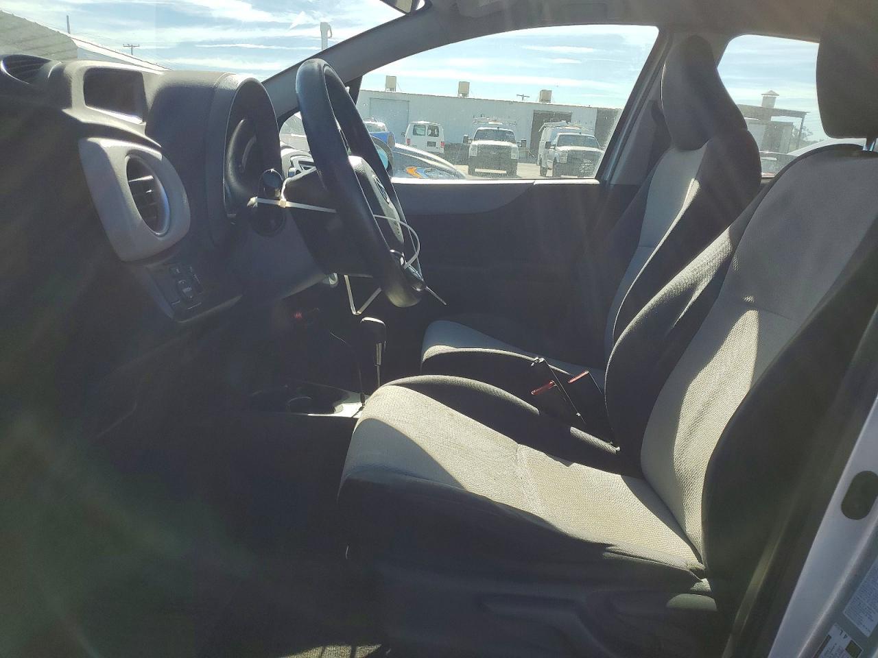 2013 TOYOTA YARIS