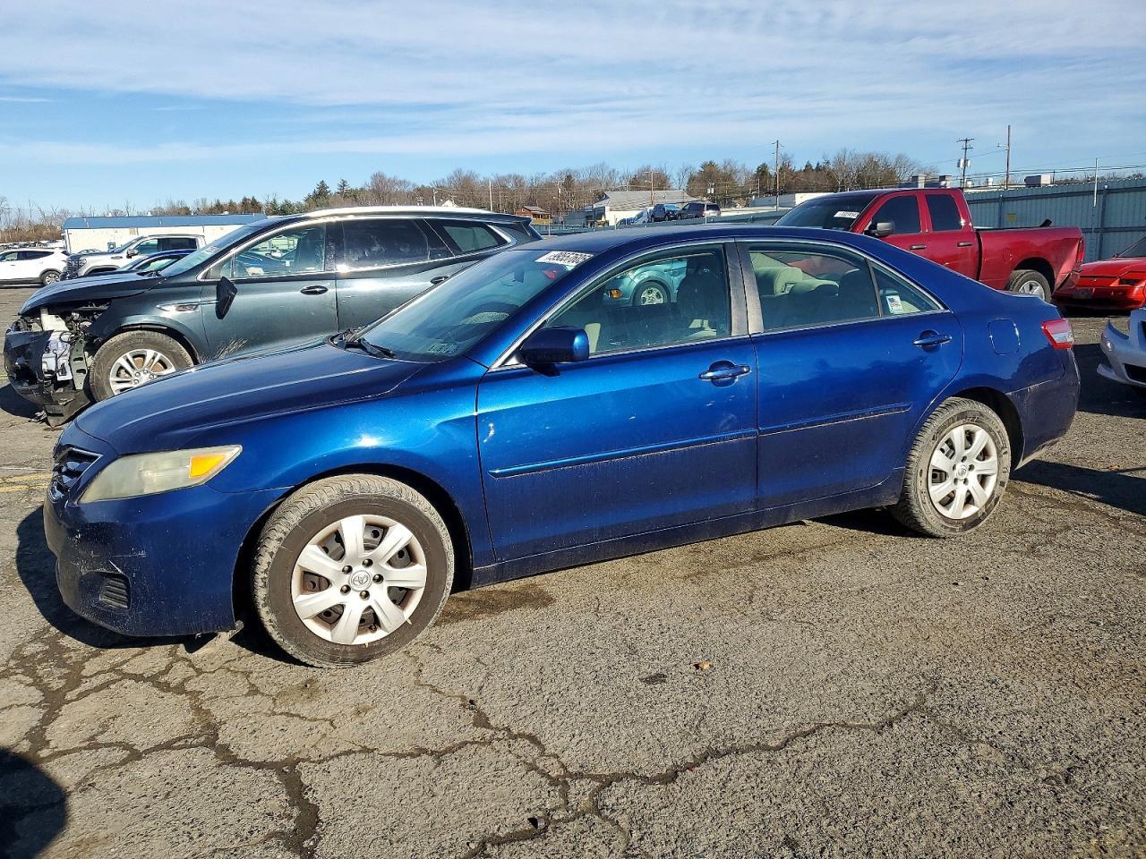 2011 TOYOTA CAMRY