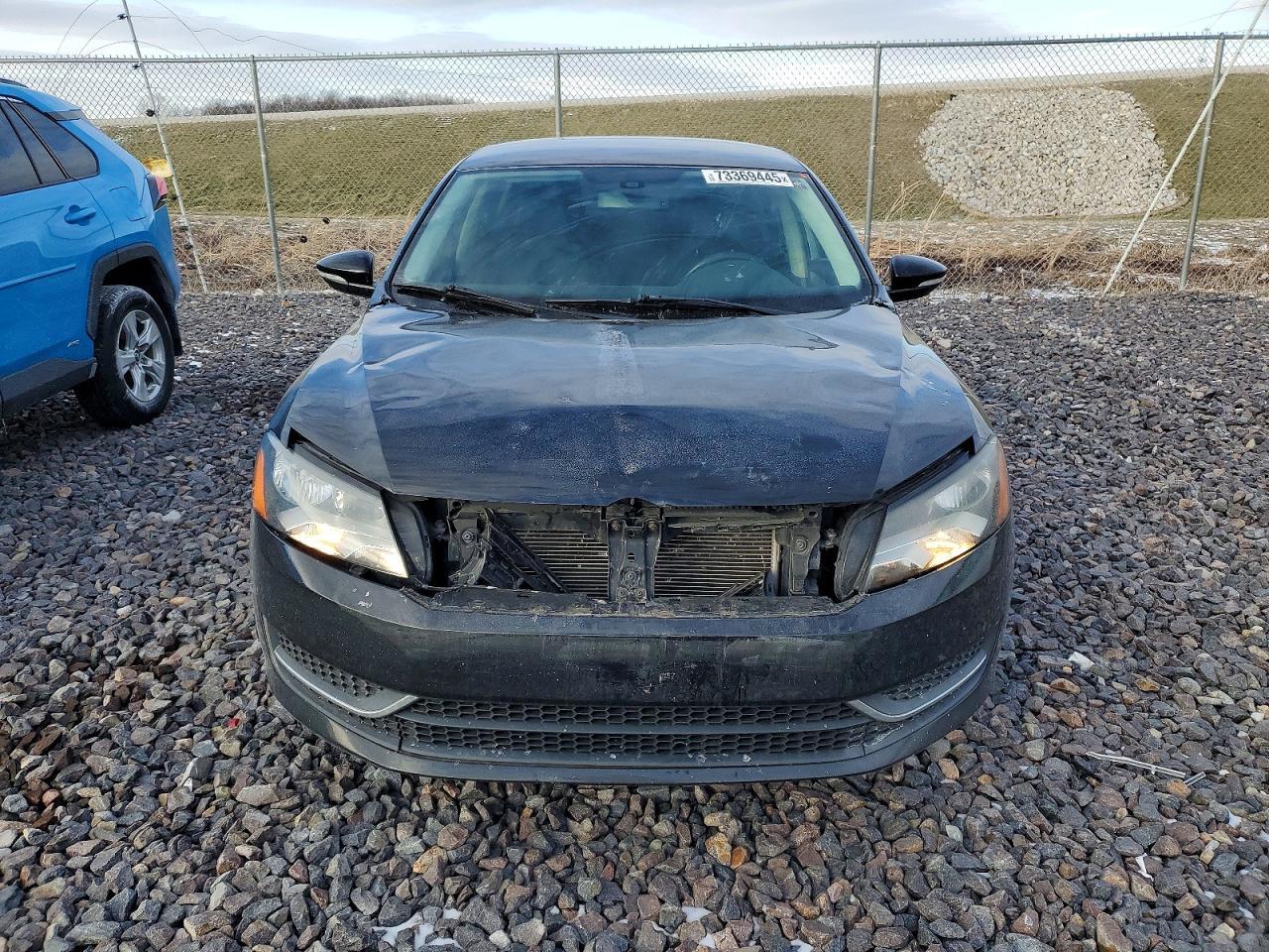 2012 VOLKSWAGEN Passat
