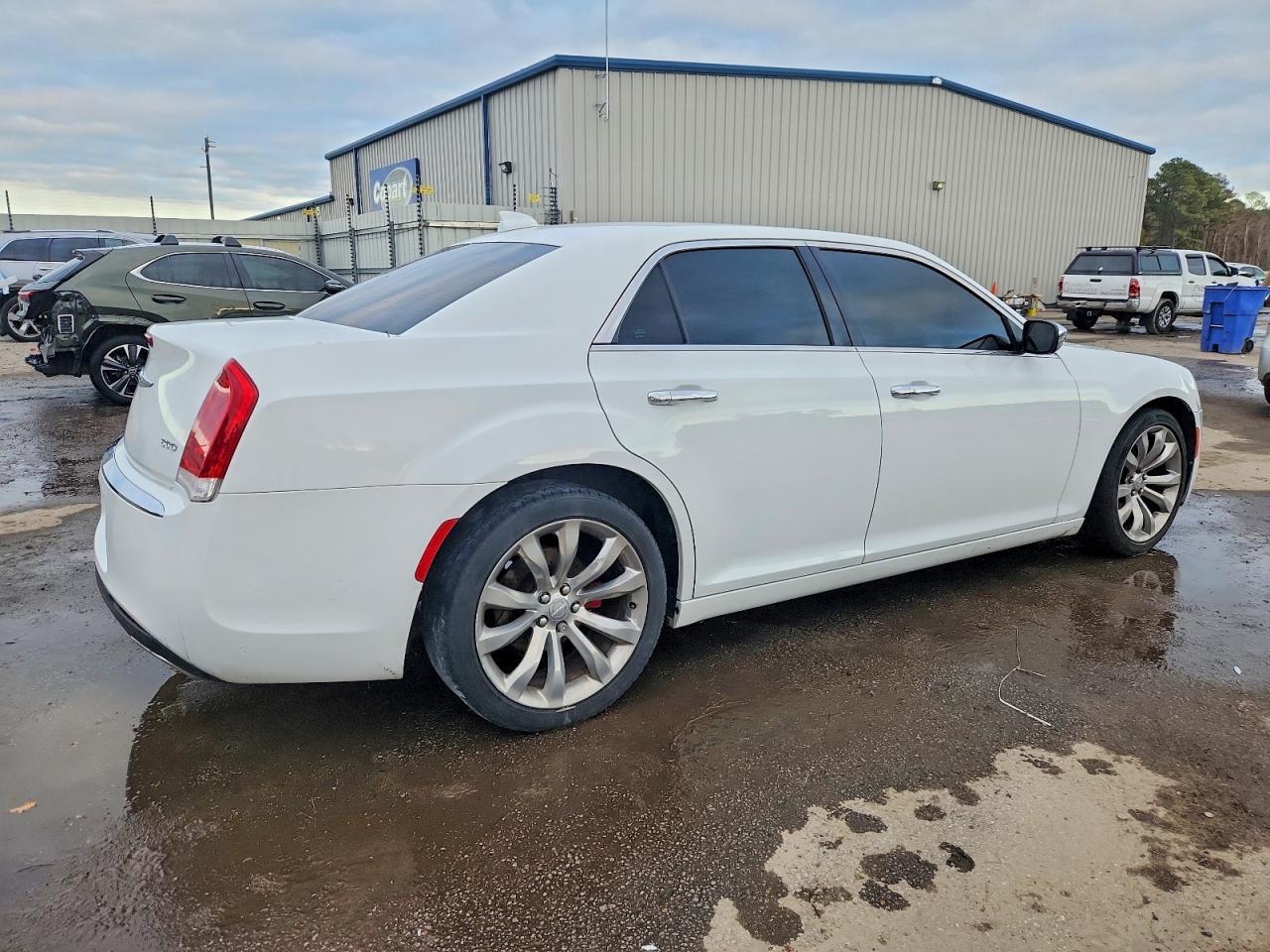 2019 CHRYSLER 300