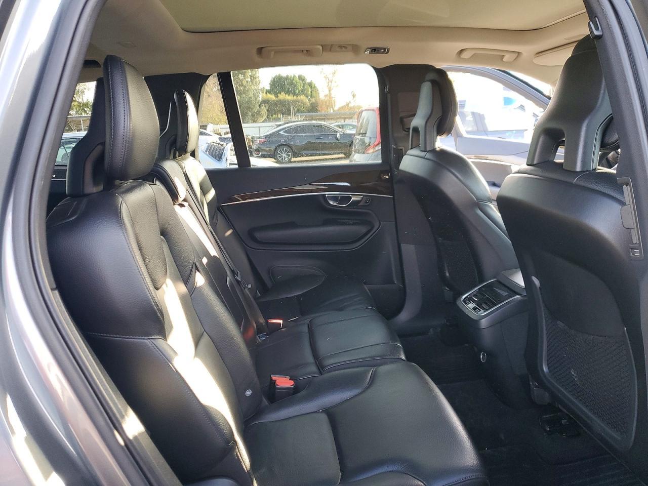 2018 VOLVO XC90