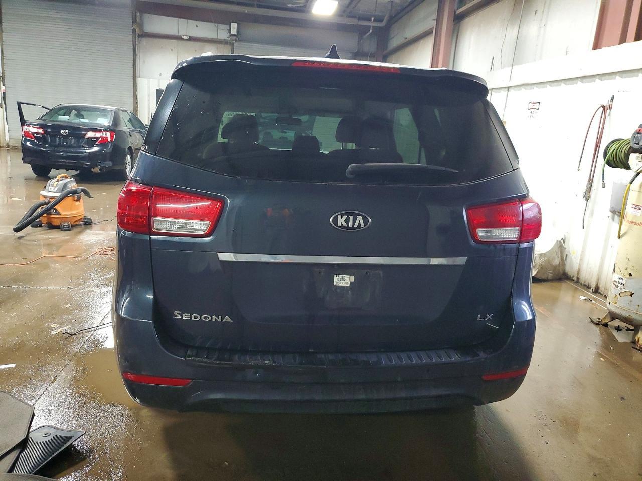 2016 KIA SEDONA