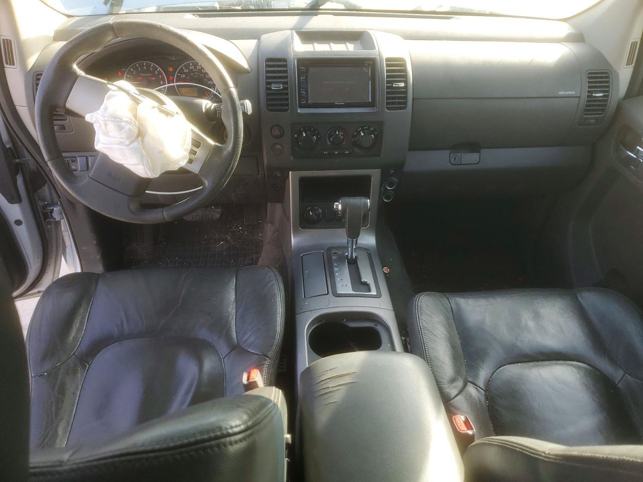 2011 NISSAN PATHFINDER