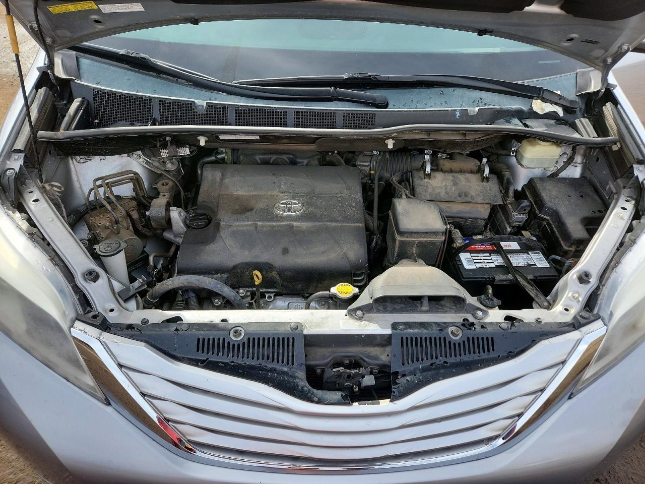 2015 TOYOTA SIENNA