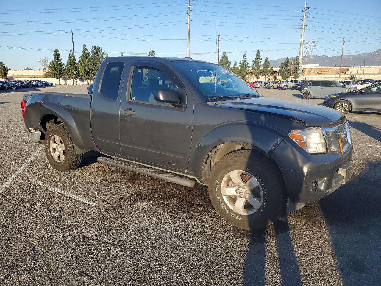 2013 NISSAN Frontier