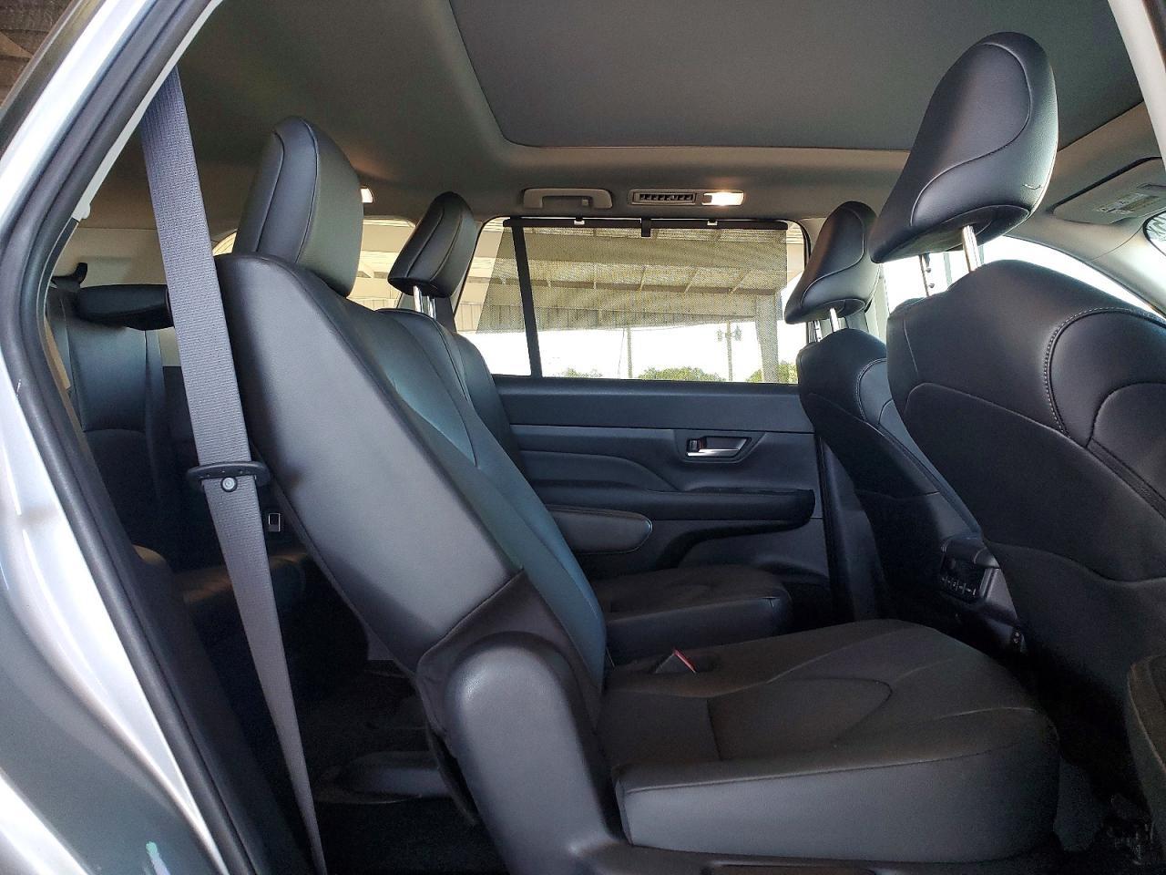 2024 TOYOTA HIGHLANDER