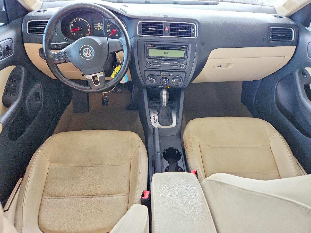 2011 VOLKSWAGEN JETTA