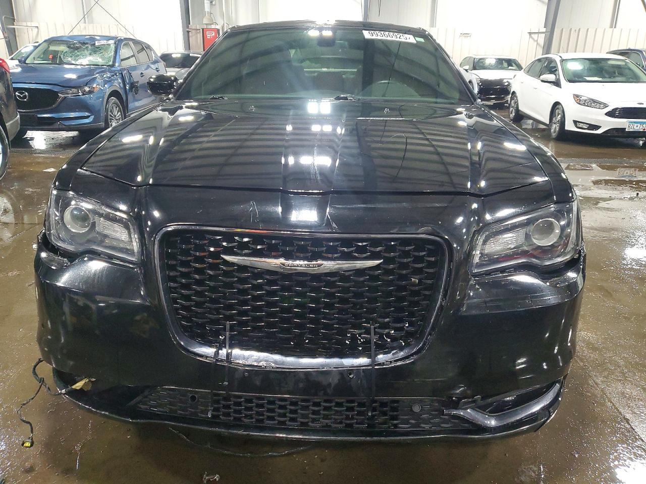 2016 CHRYSLER 300