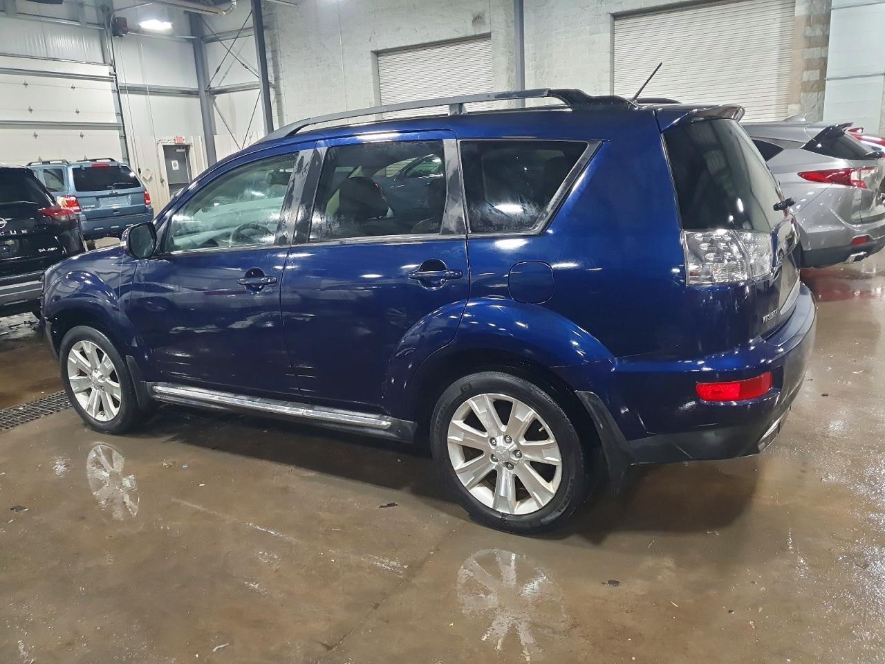 2013 MITSUBISHI outlander