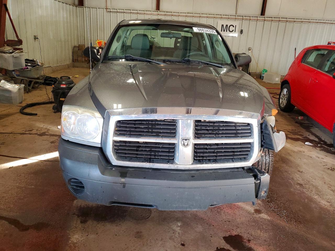 2005 DODGE Dakota