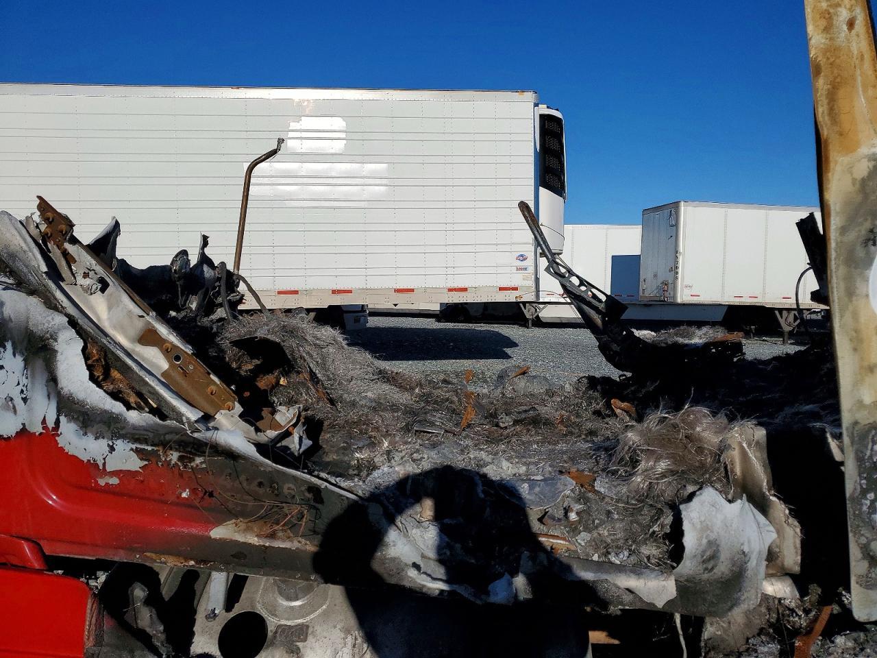 2020 FREIGHTLINER CASCADIA 126