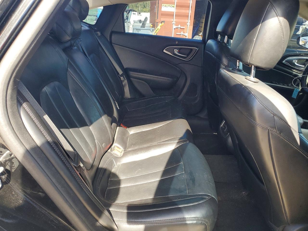 2015 CHRYSLER 200
