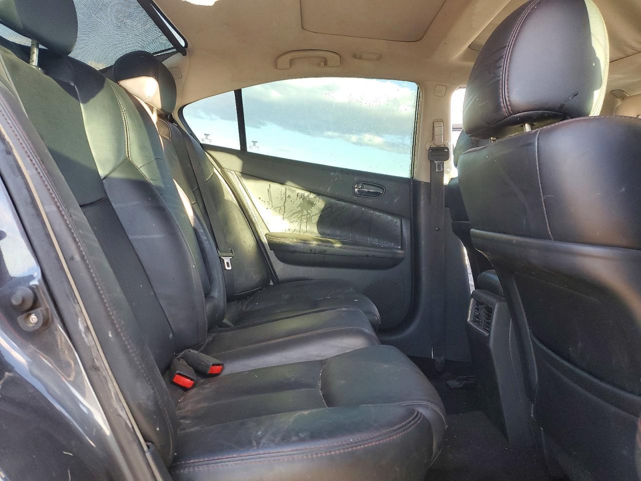 2010 NISSAN Maxima