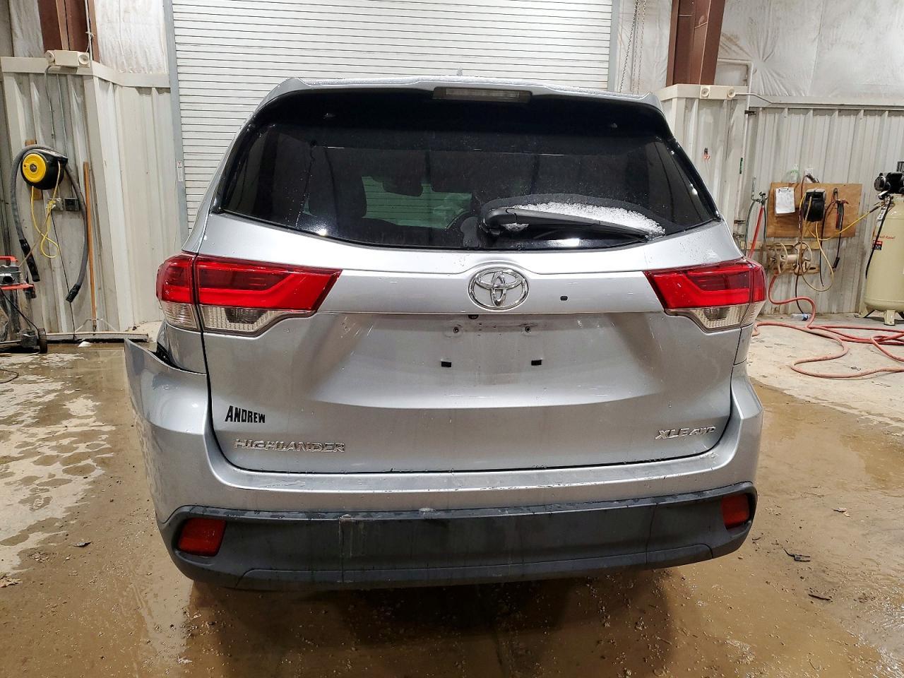 2017 TOYOTA HIGHLANDER