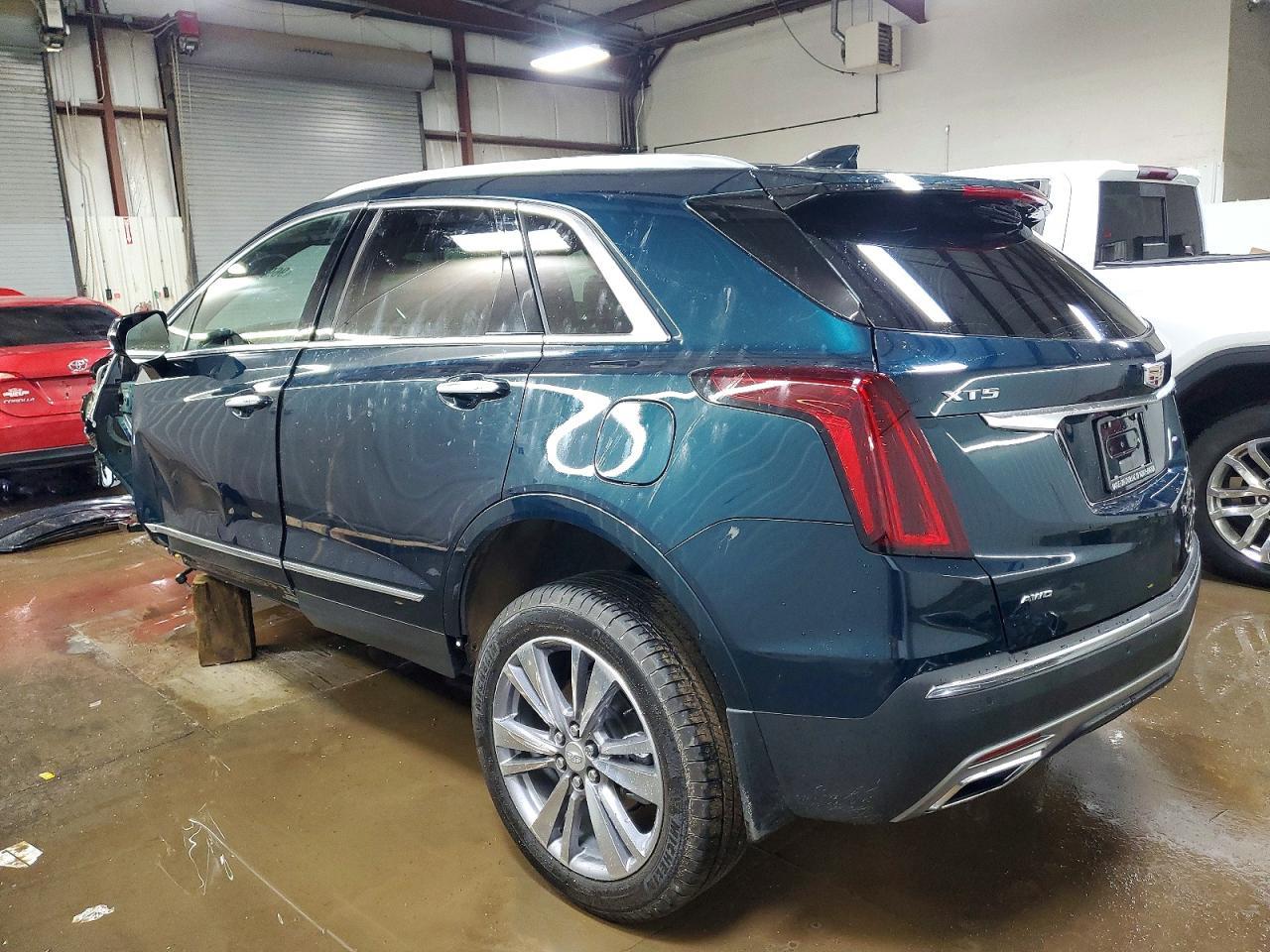 2025 CADILLAC XT5