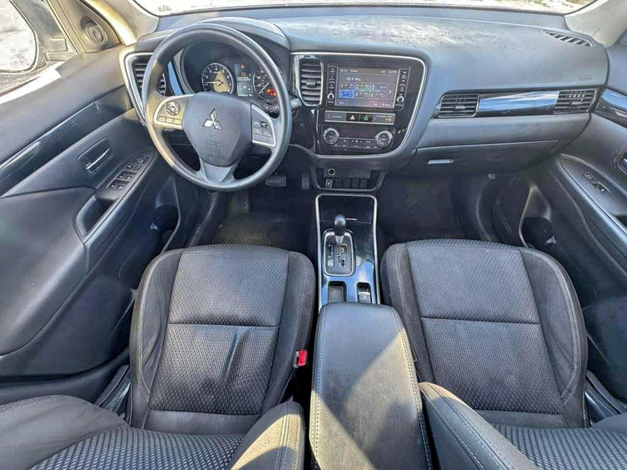 2019 MITSUBISHI outlander