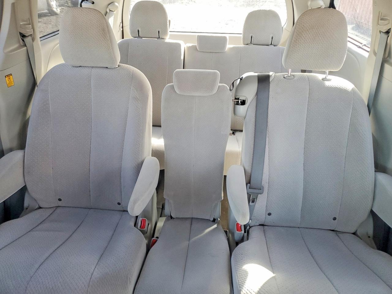 2013 TOYOTA SIENNA