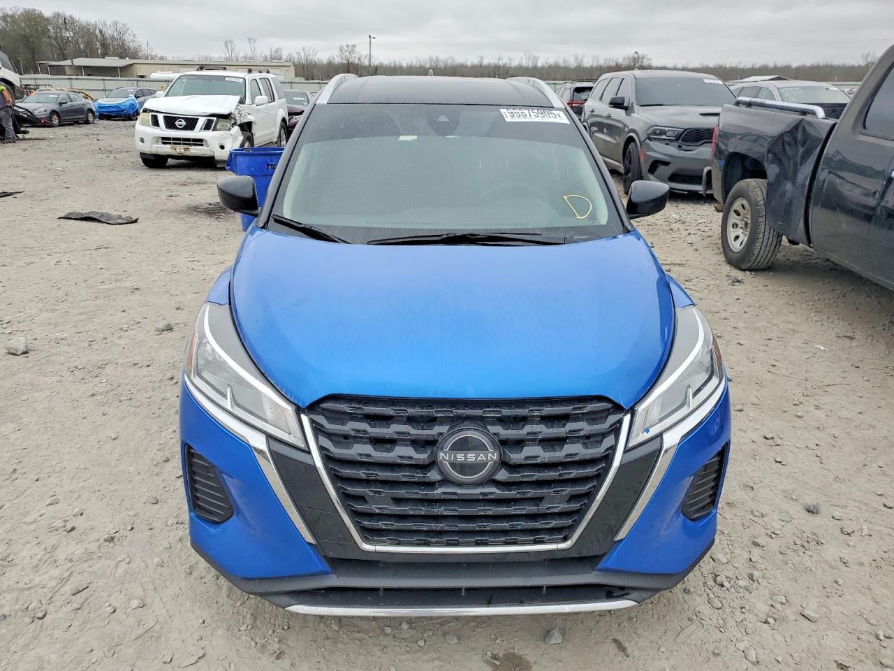 2024 NISSAN KICKS