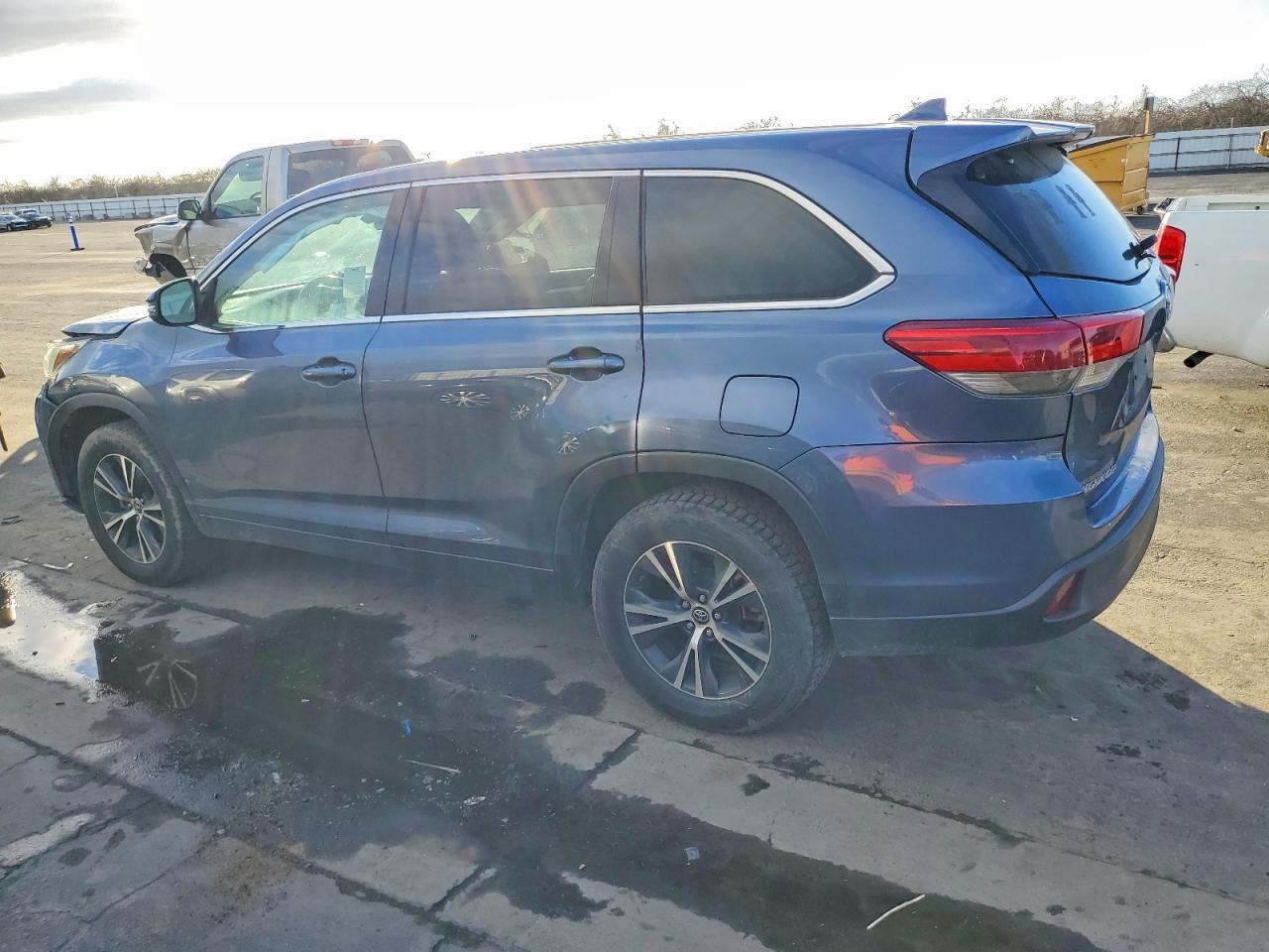 2019 TOYOTA HIGHLANDER