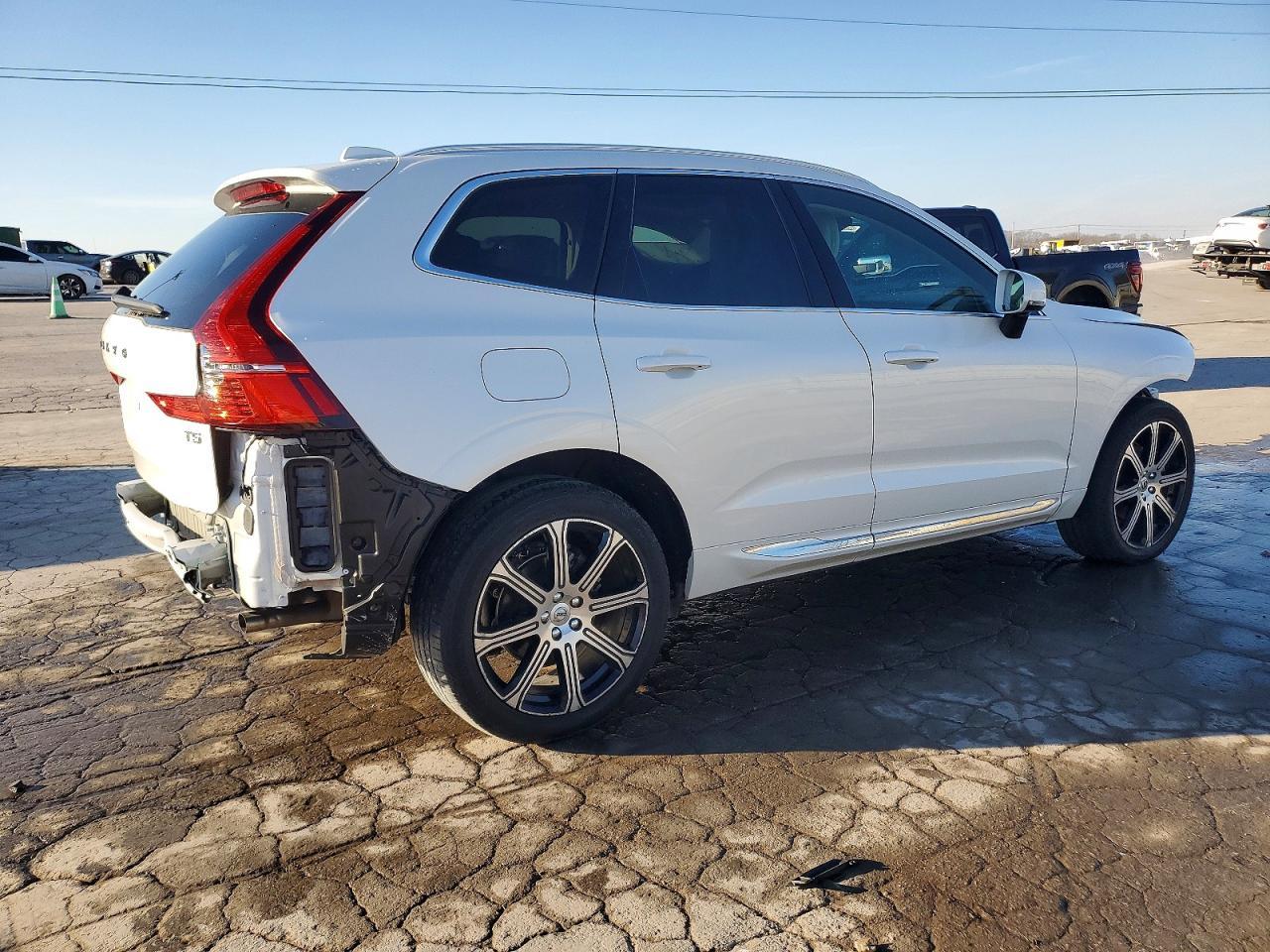 2021 VOLVO XC60