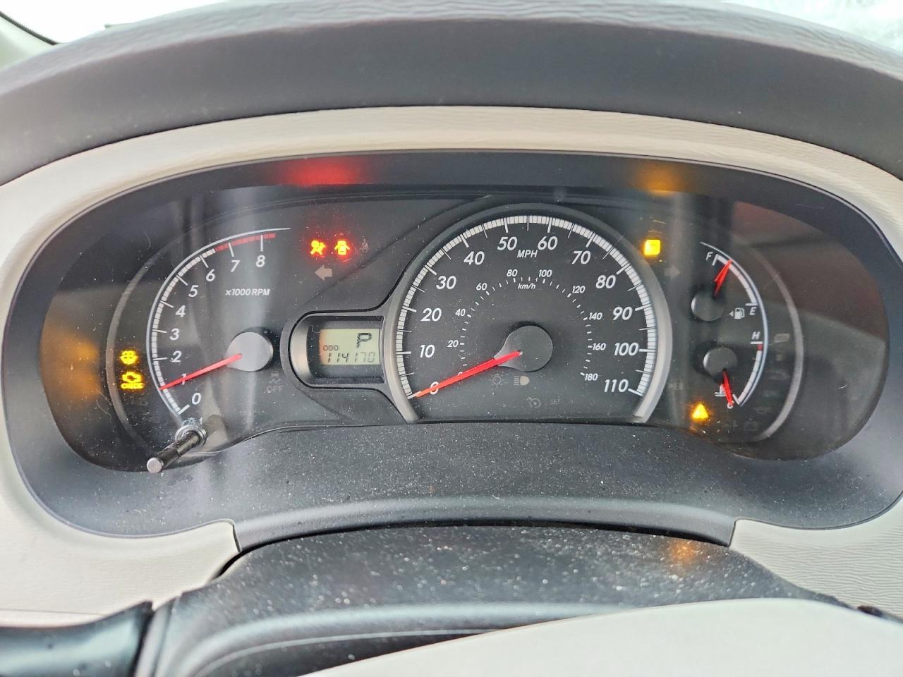 2011 TOYOTA SIENNA