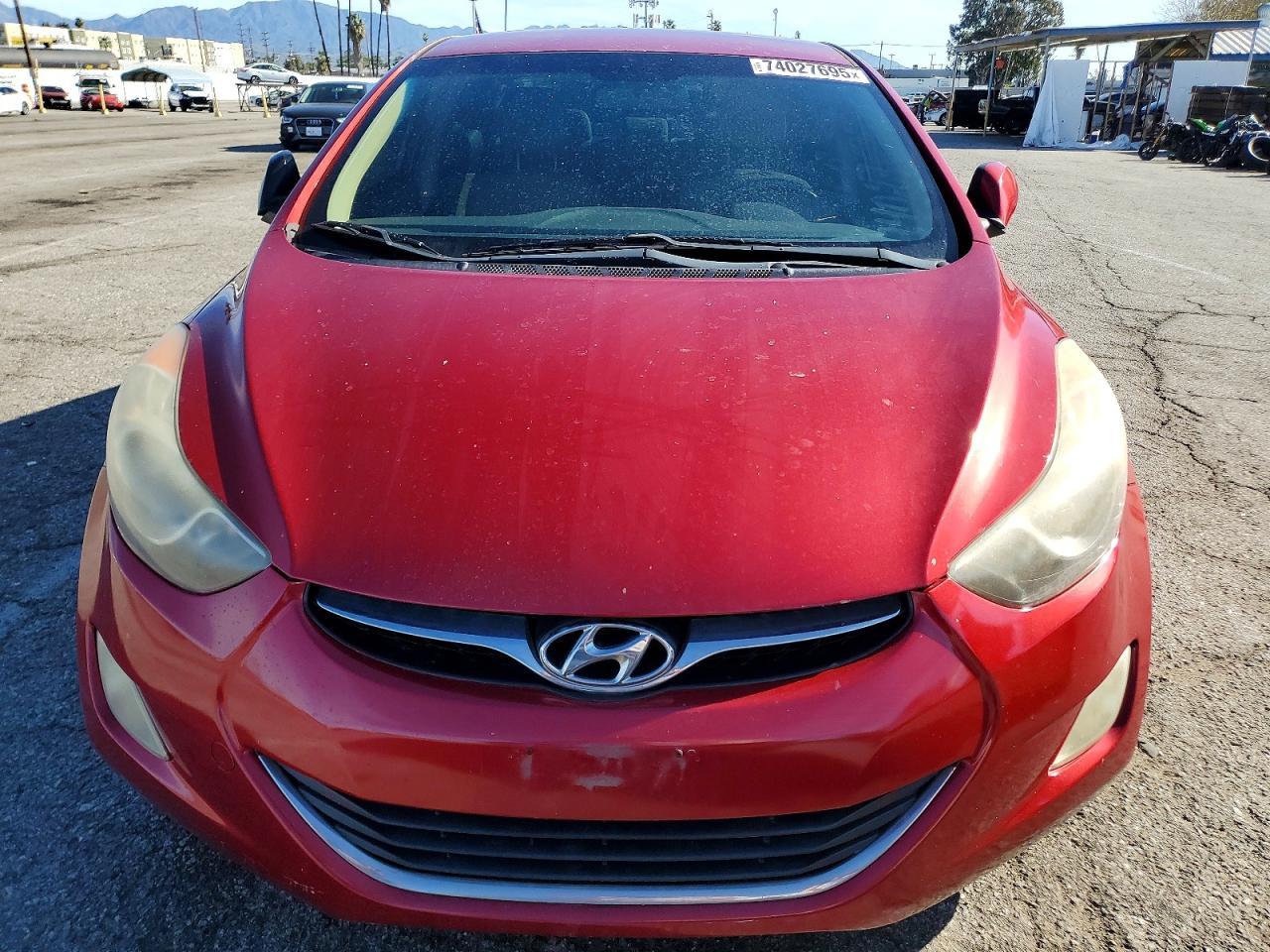 2012 HYUNDAI ELANTRA