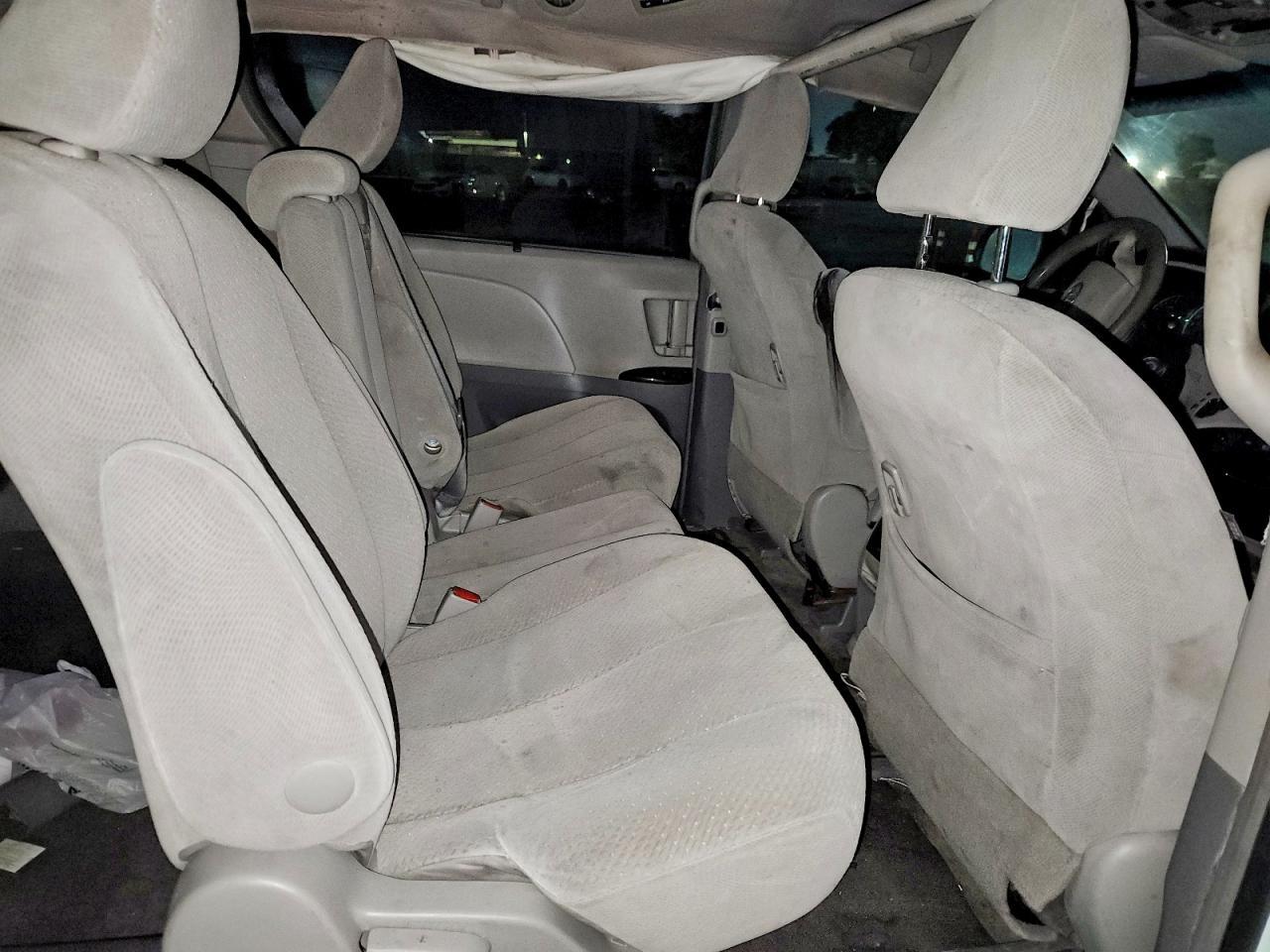 2013 TOYOTA SIENNA