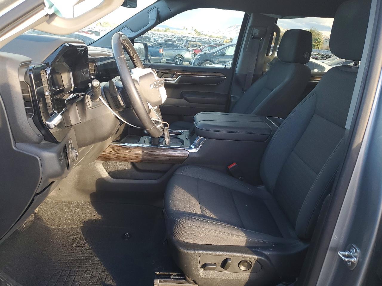2023 CHEVROLET Silverado