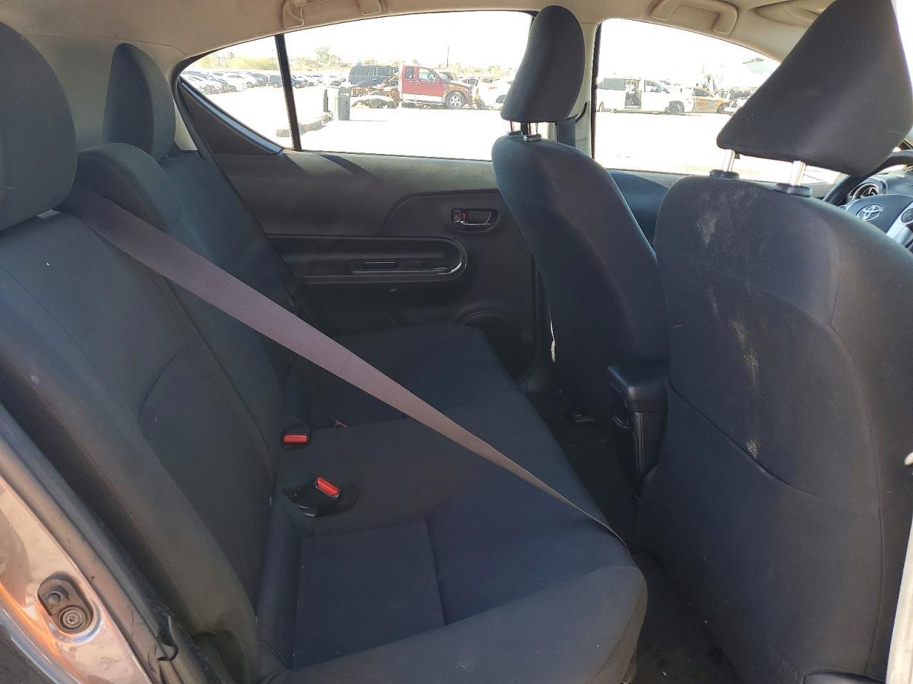 2015 TOYOTA Prius c