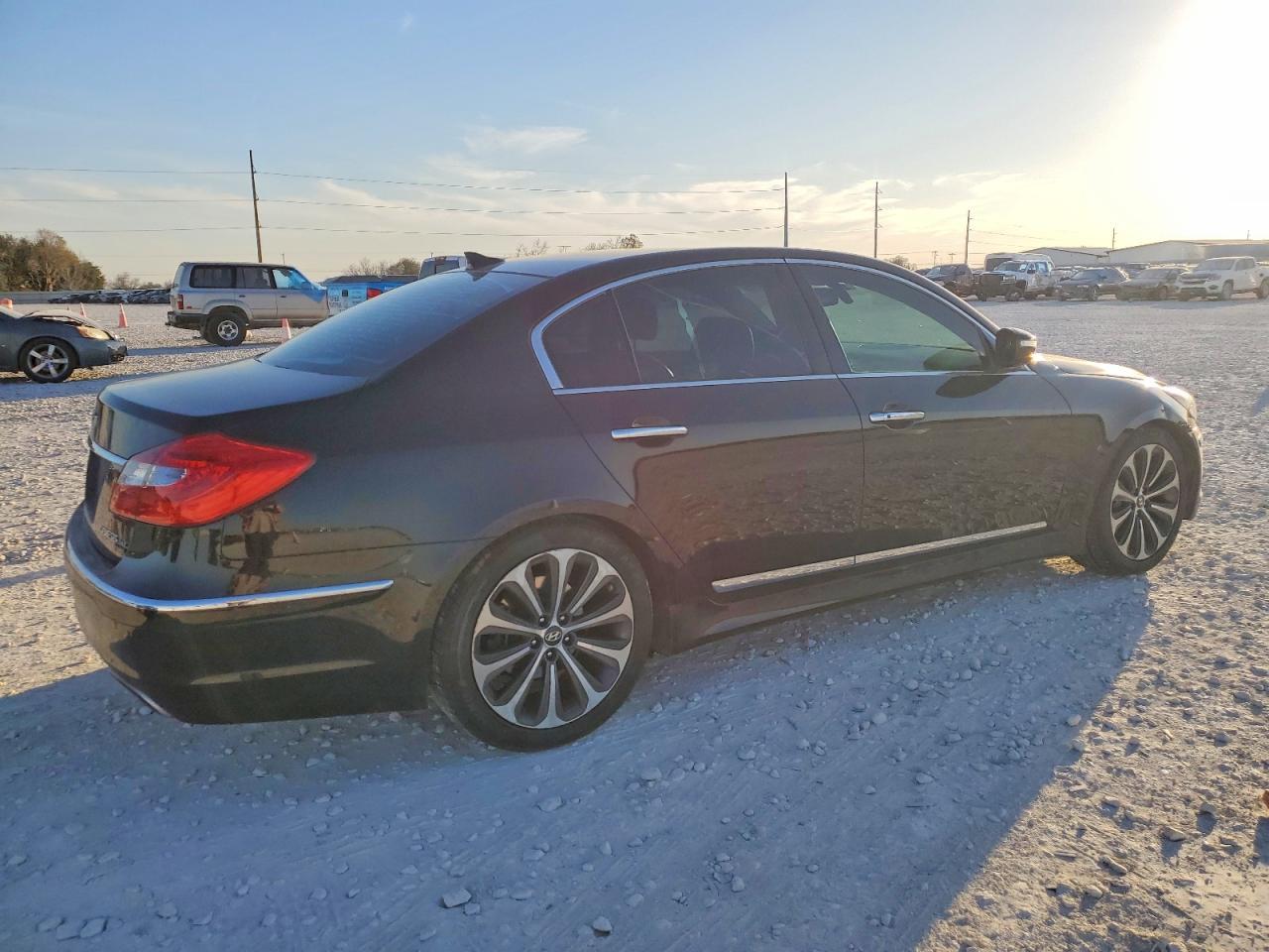 2013 HYUNDAI GENESIS