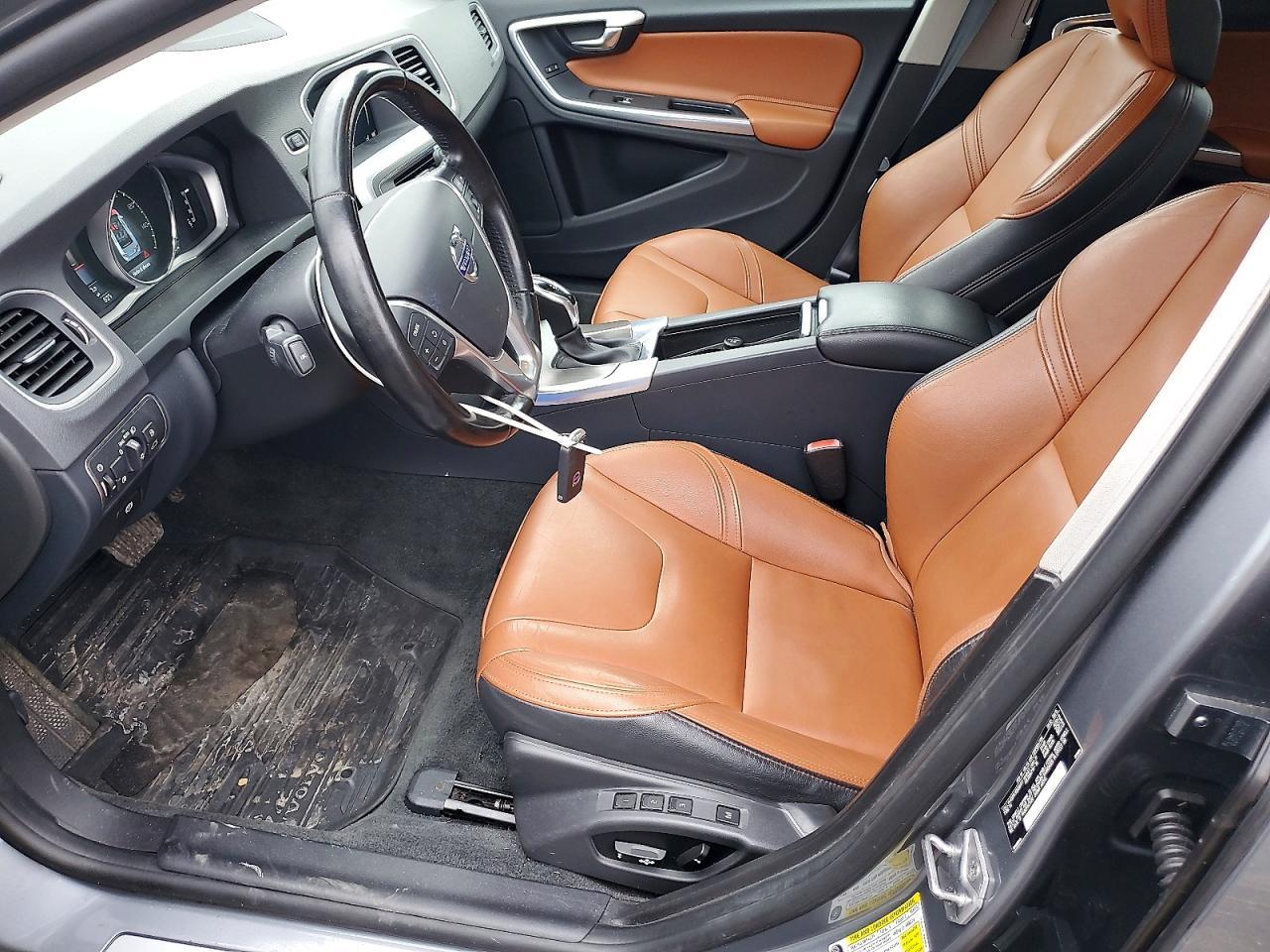 2016 VOLVO S60