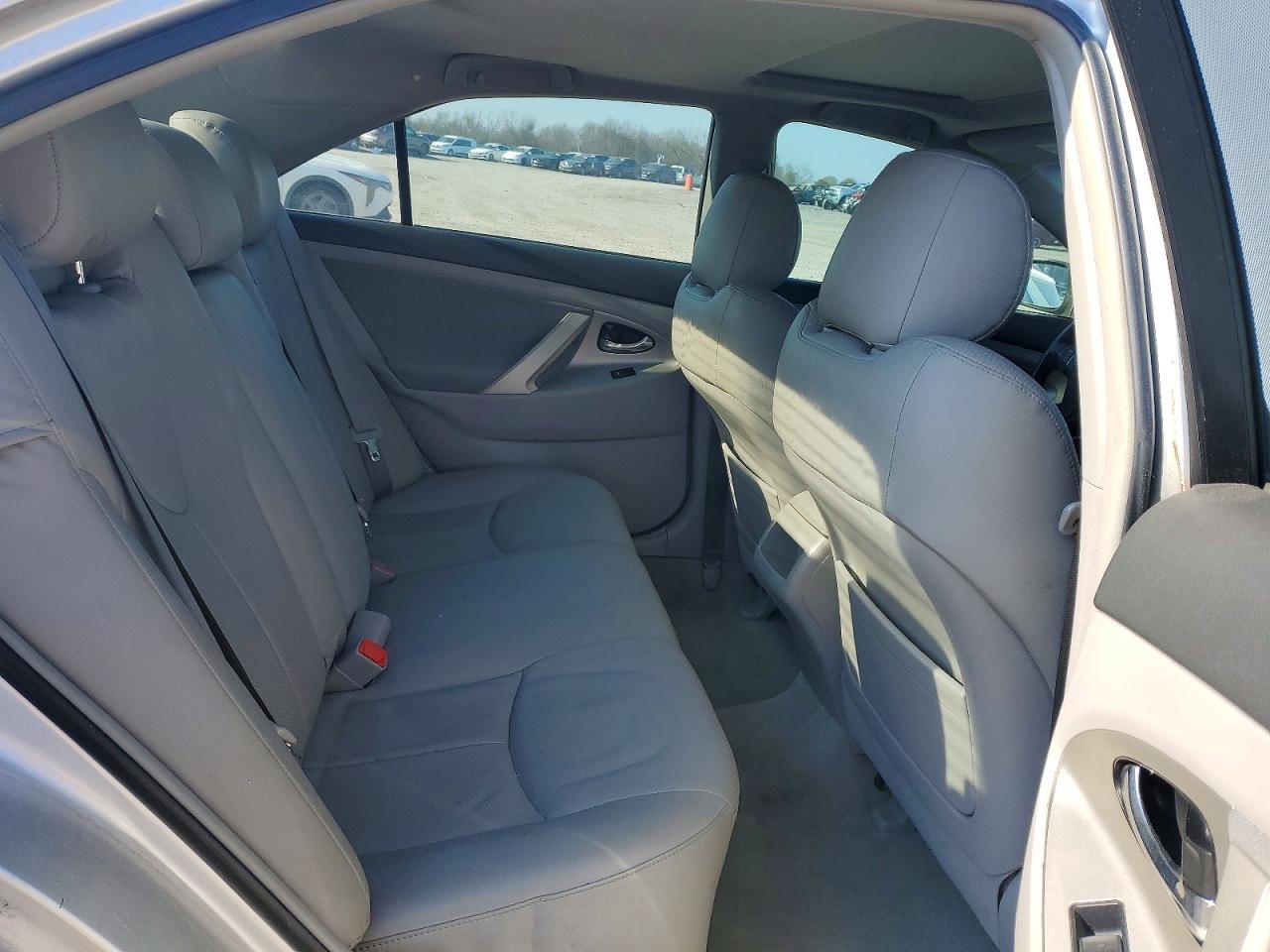 2011 TOYOTA CAMRY