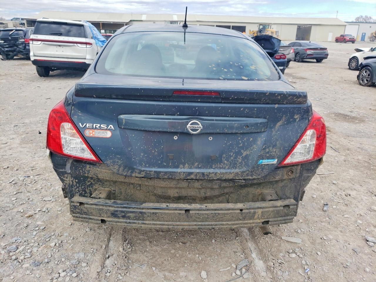 2015 NISSAN VERSA