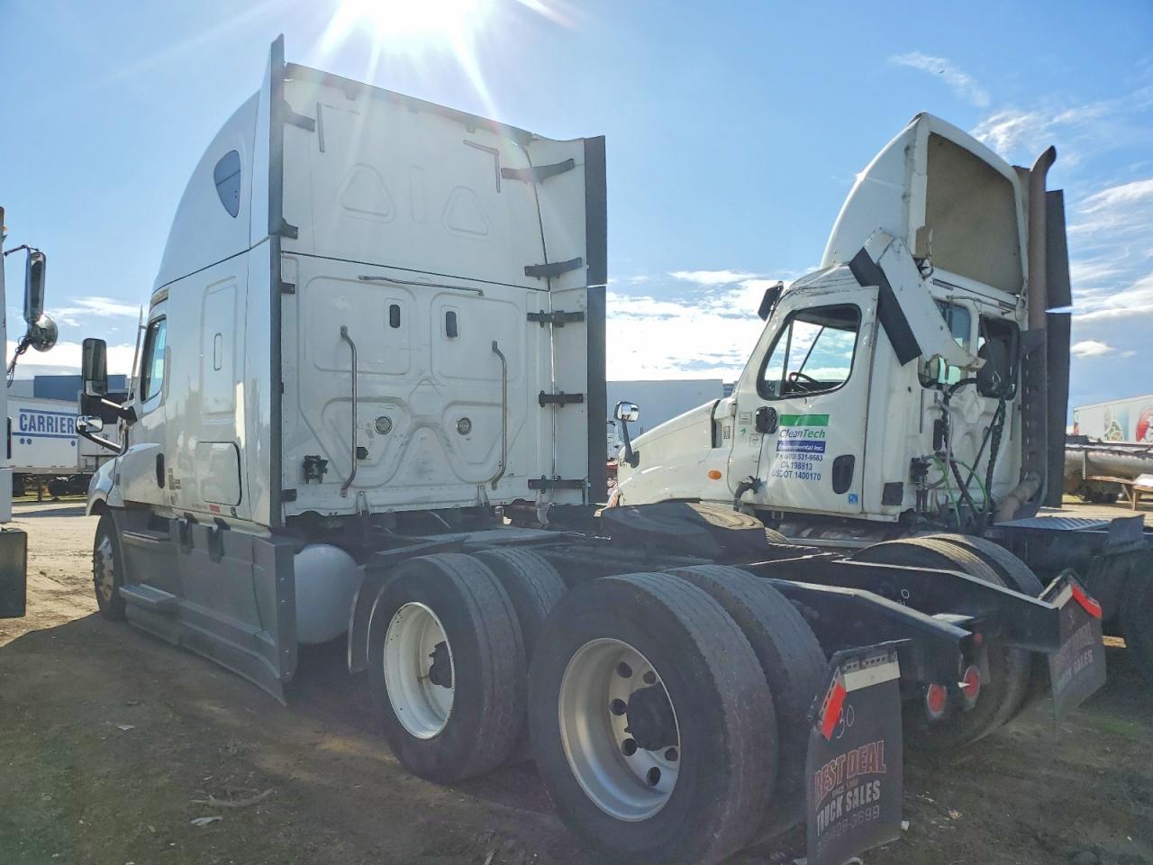 2020 FREIGHTLINER CASCADIA 126