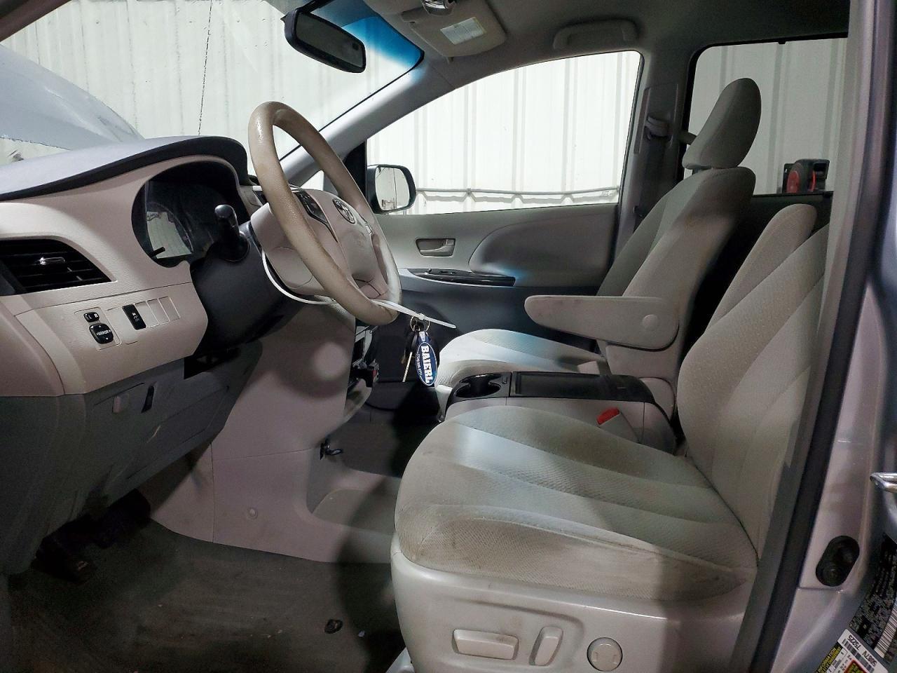 2014 TOYOTA SIENNA