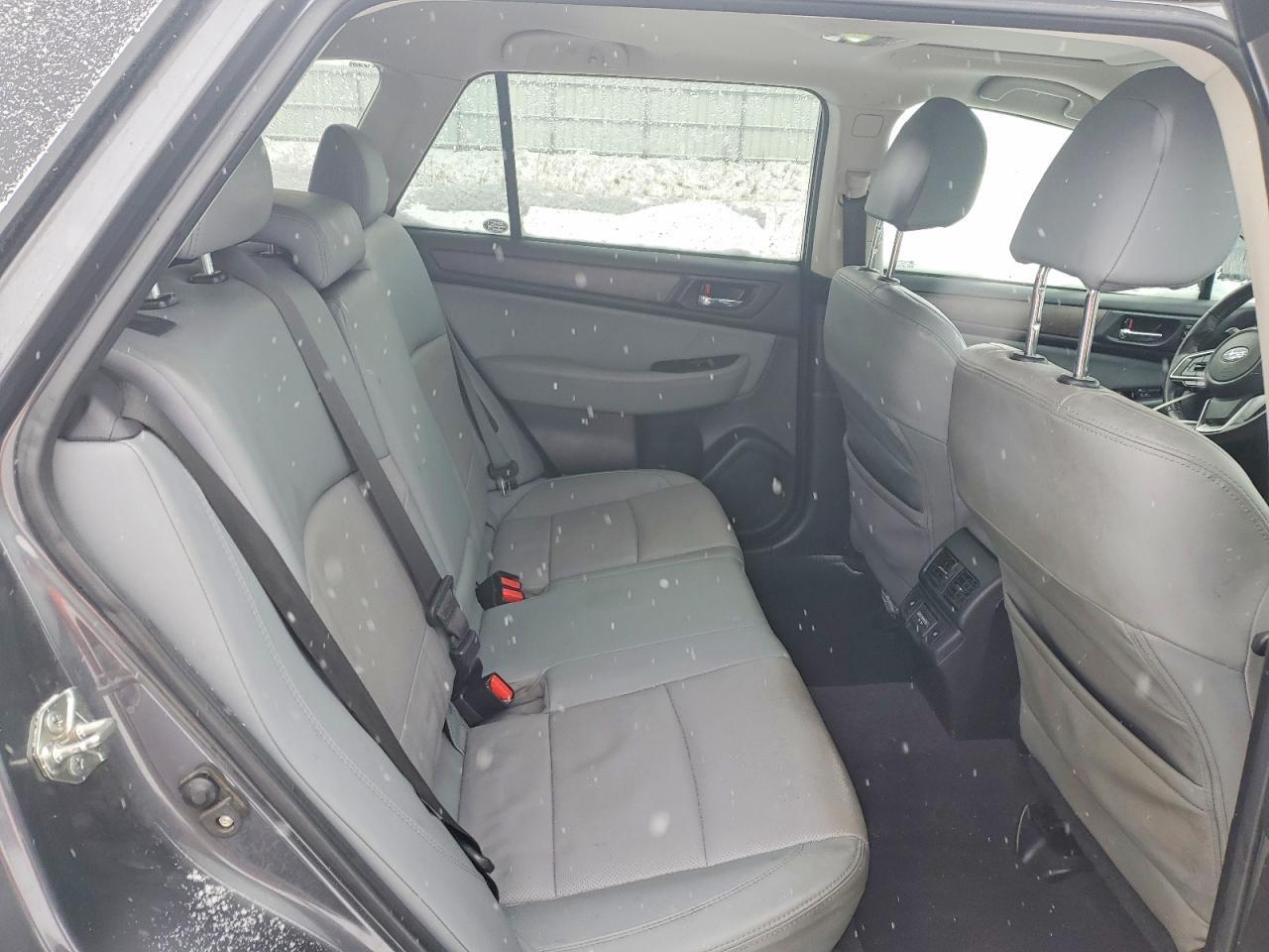 2018 SUBARU Outback