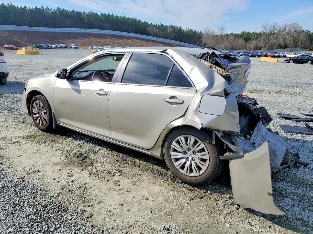 2014 TOYOTA CAMRY
