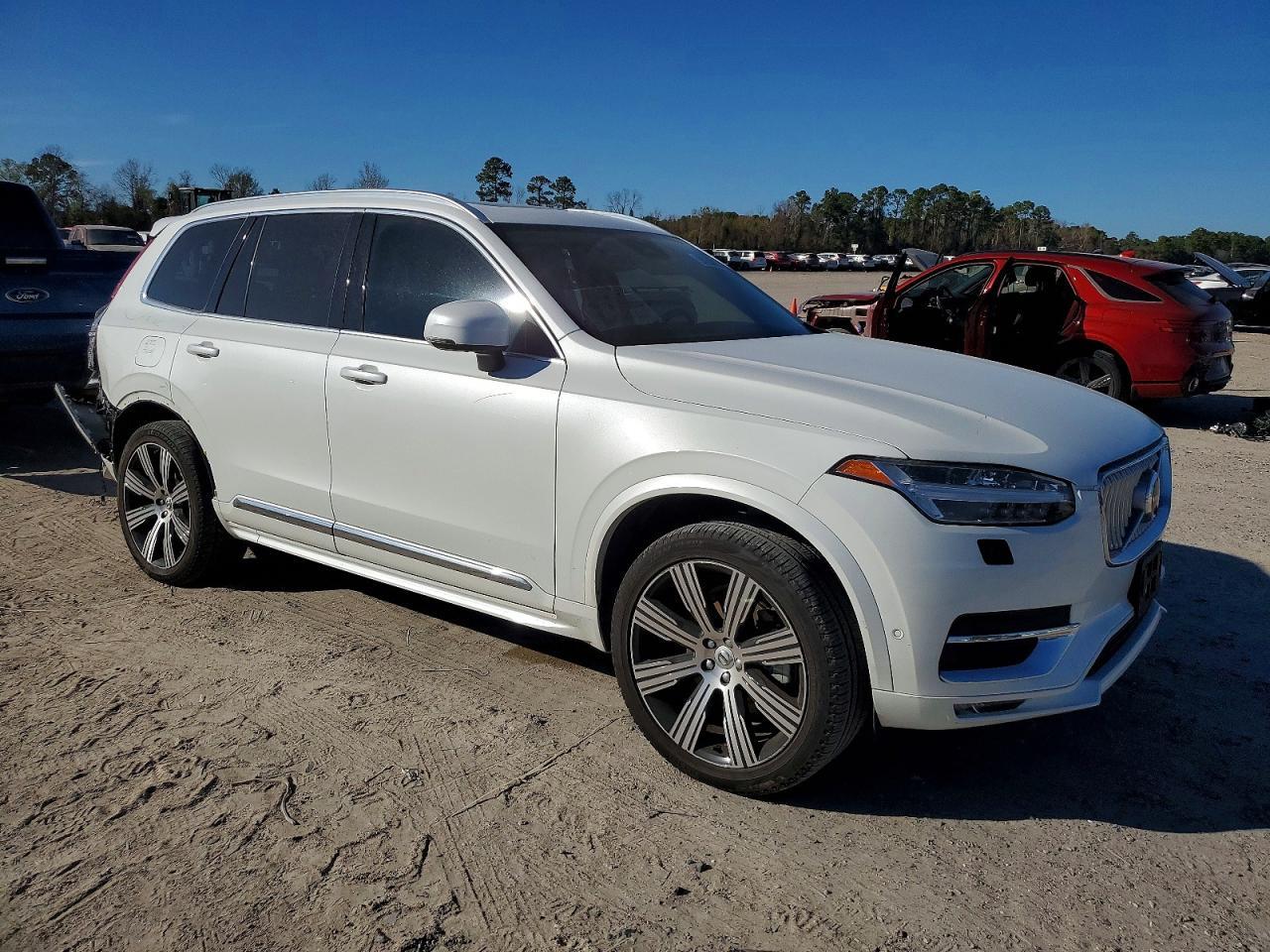 2023 VOLVO XC90