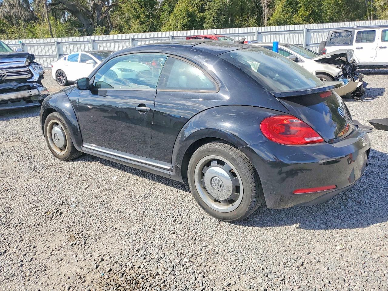 2015 VOLKSWAGEN Beetle